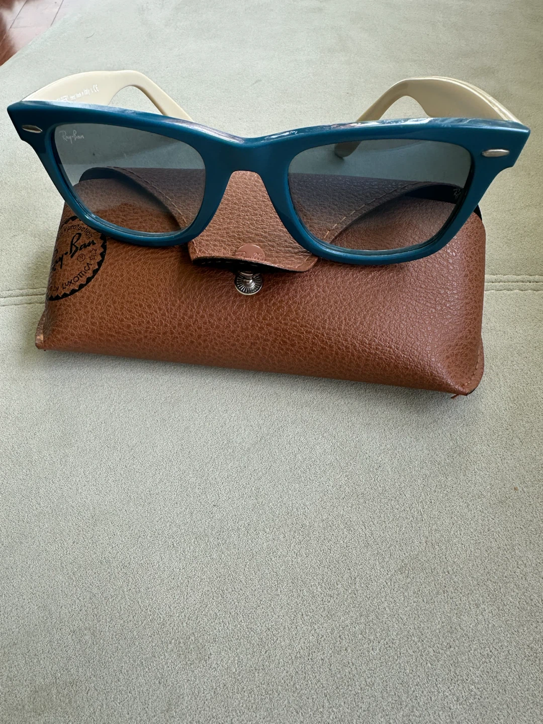 Ray-Ban Wayfarer Sunglasses - Blue/Cream