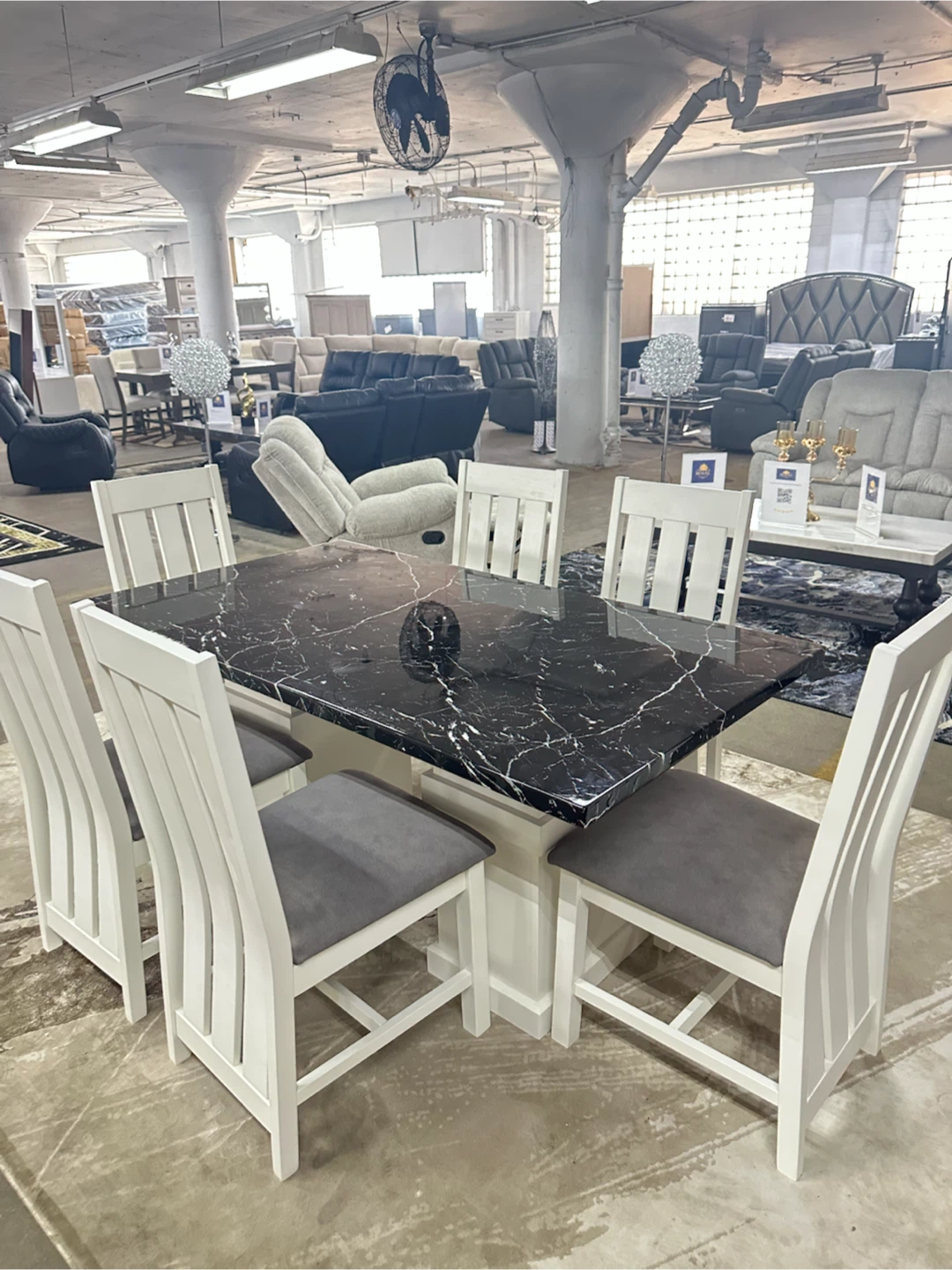 Dining table + 6 chairs (brand new)