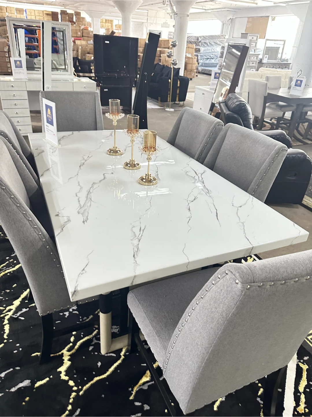 Dining table + 6 chairs (new)