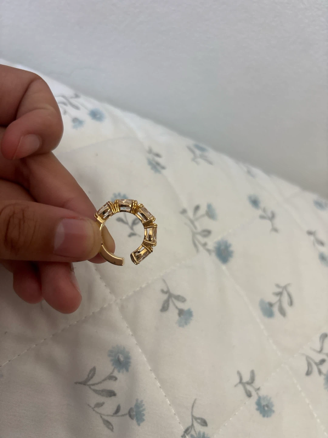 Gold tone ring with clear stones - photo 2