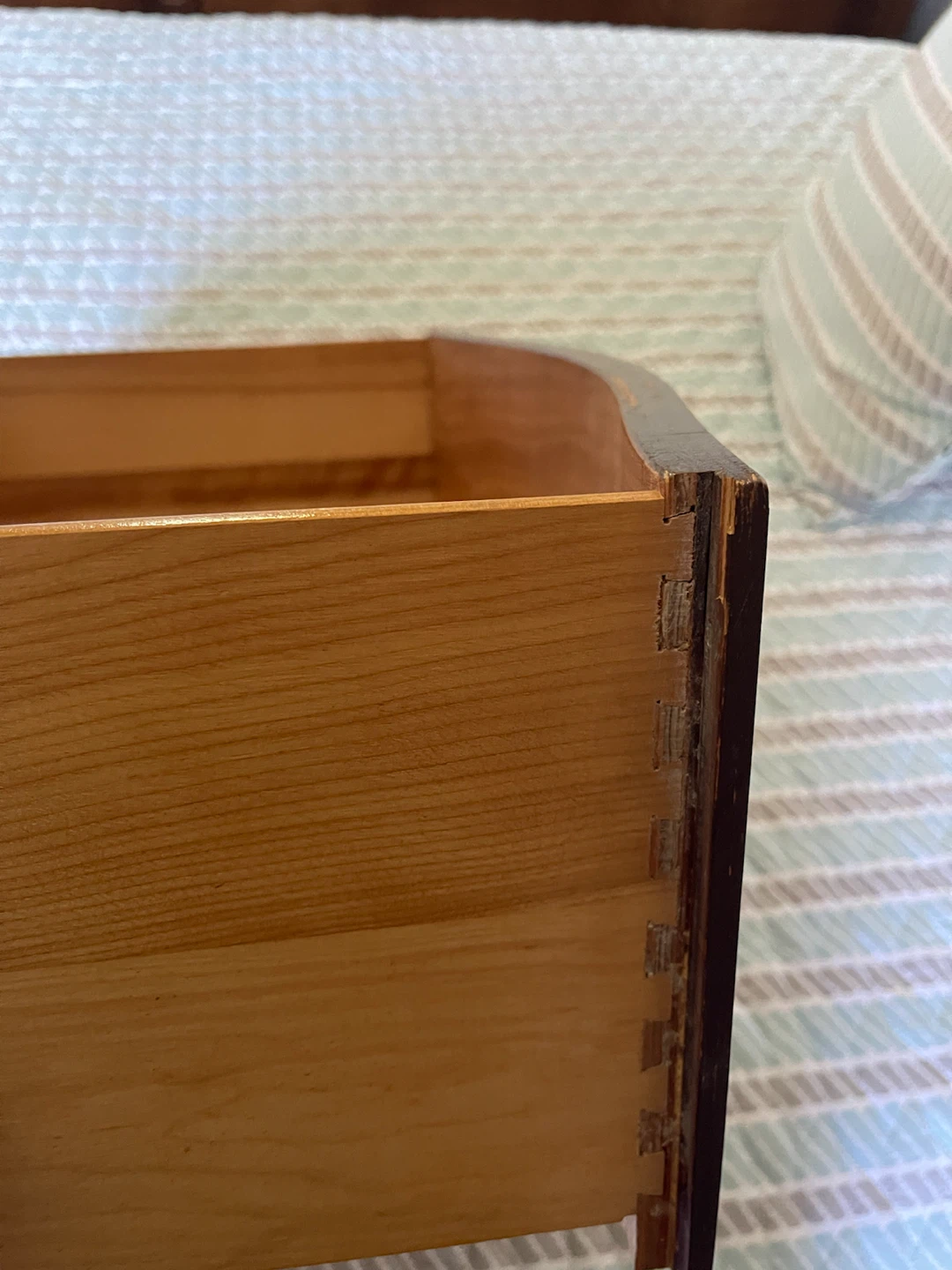 MCM 2-drawer nightstand - wood detailing!! - photo 2