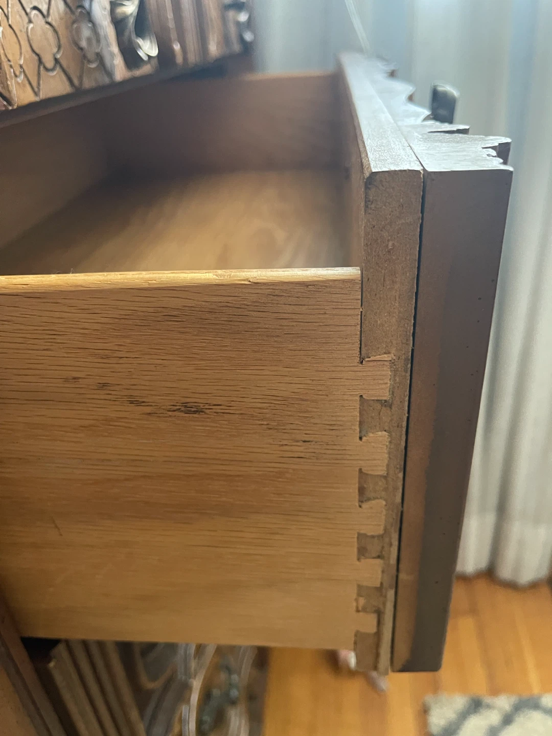 5 Drawer dresser - wood dovetailing! - photo 3