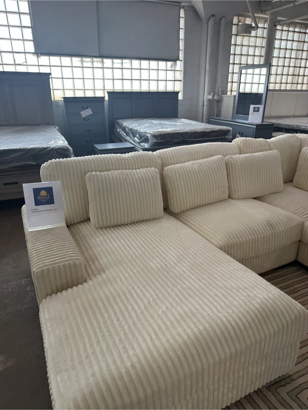 White L shape sectional (new) - photo 3