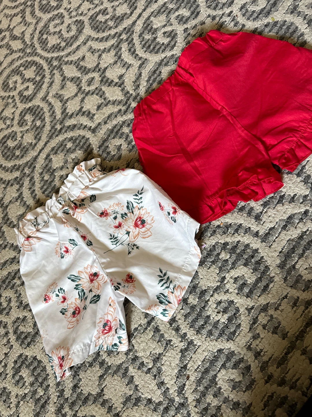 2 Pairs Baby Shorts floral size 4 year Red size 100 - photo 2