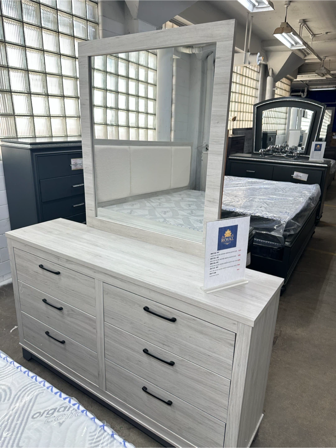 4 piece queen set bed frame mirror dresser nightstand - photo 4