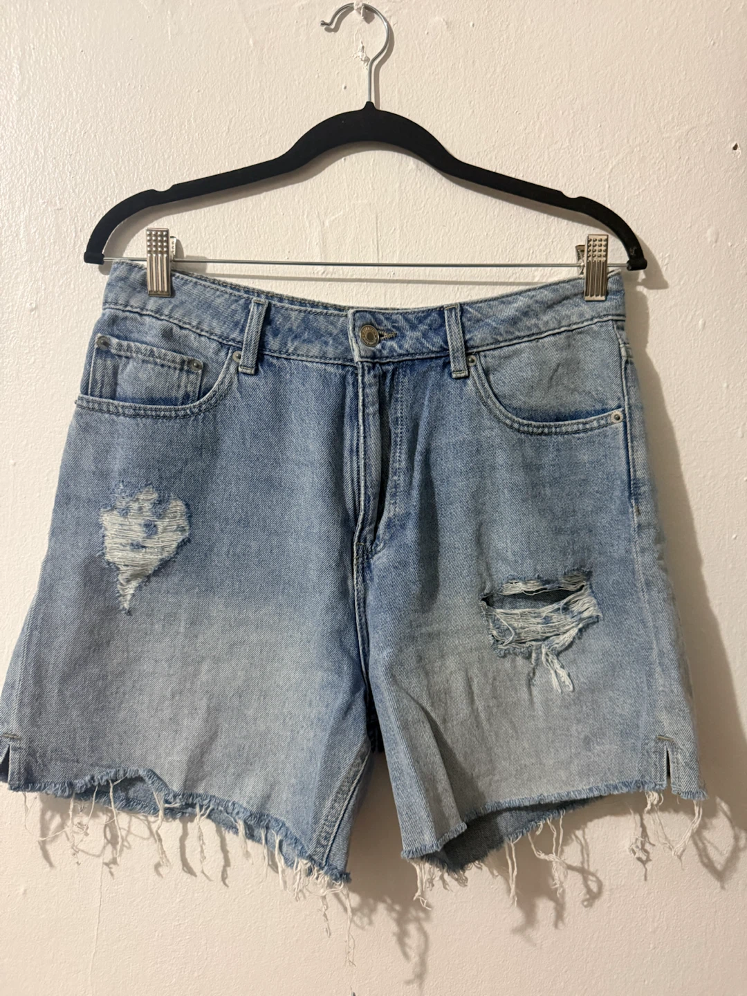 Amaze Distressed Denim Shorts US 7/8 - photo 4