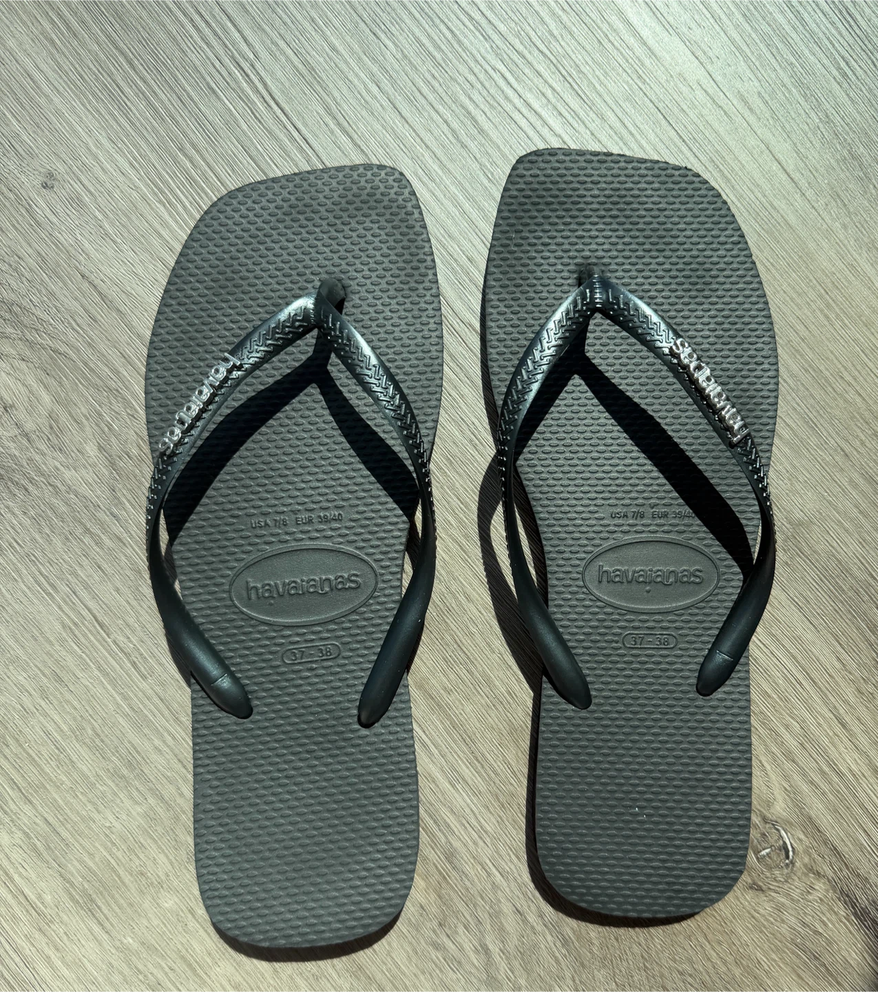 Havaianas Flip Flops - Black