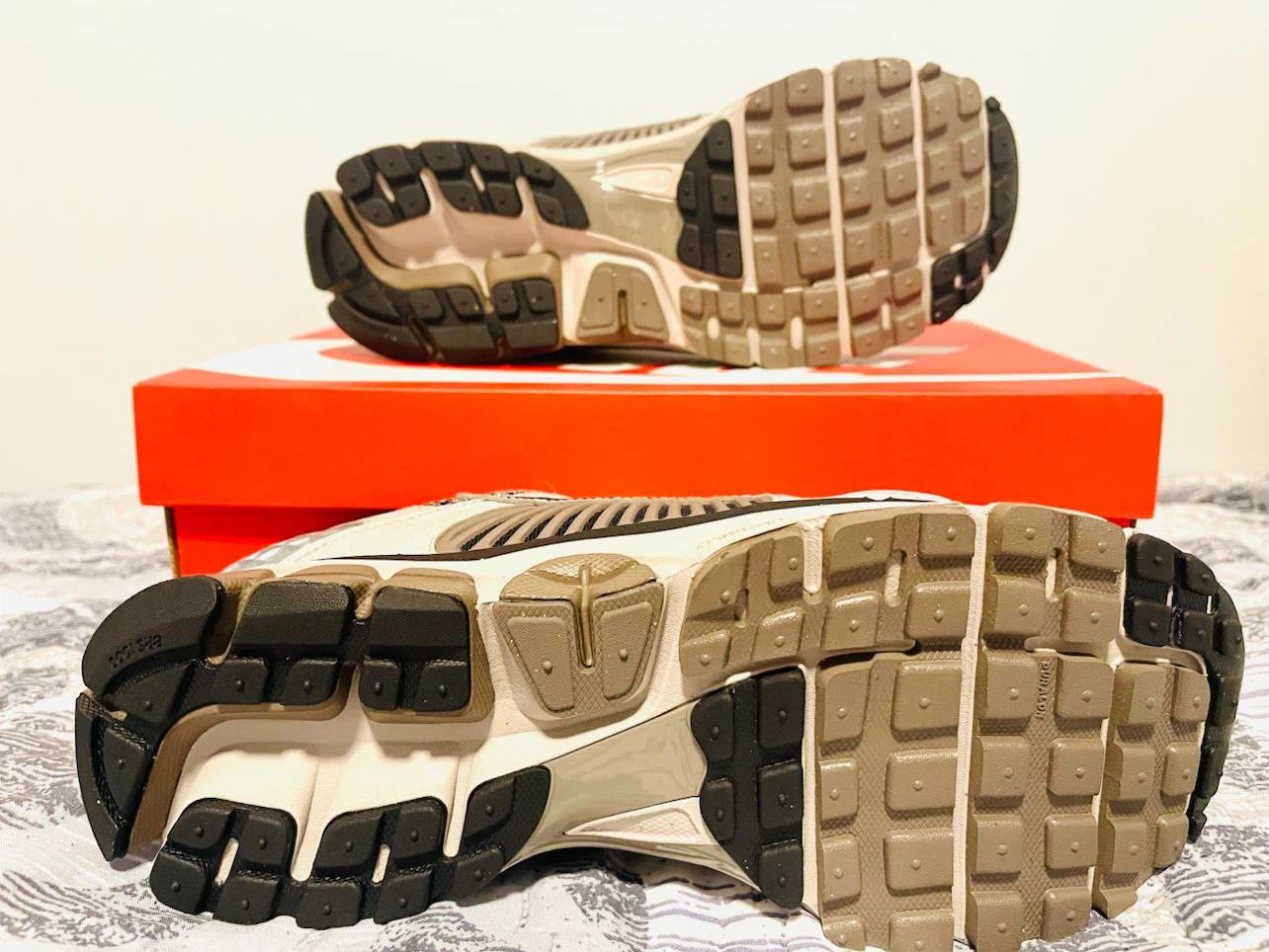 Nike Vomero 5 Men's Running Shoes - photo 3