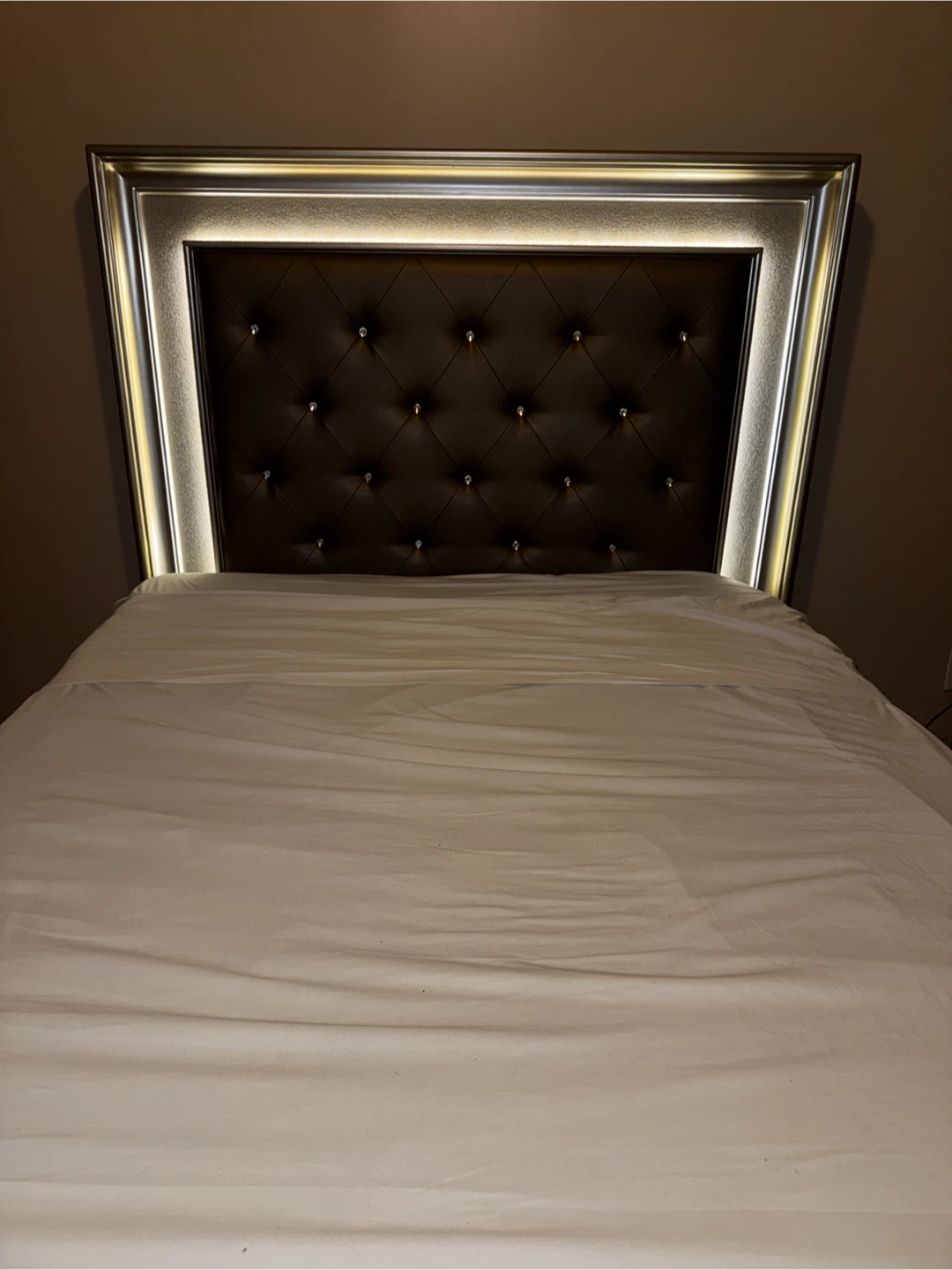 Grey/ Silver Tufted Headboard Bed Frame with LED Lights - photo 3