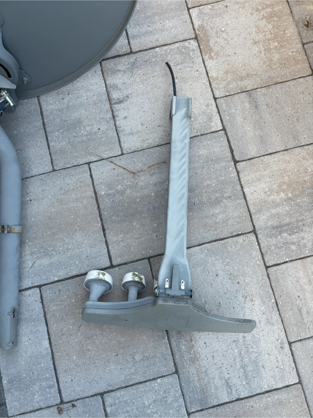 DIRECTV Slimline Satellite Dish - photo 4