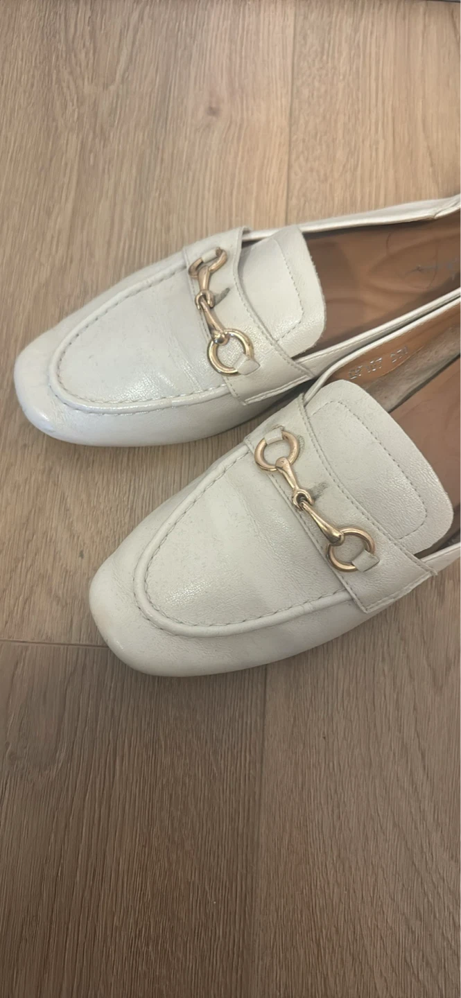 D'Orsay White Loafers Size 8 - photo 2