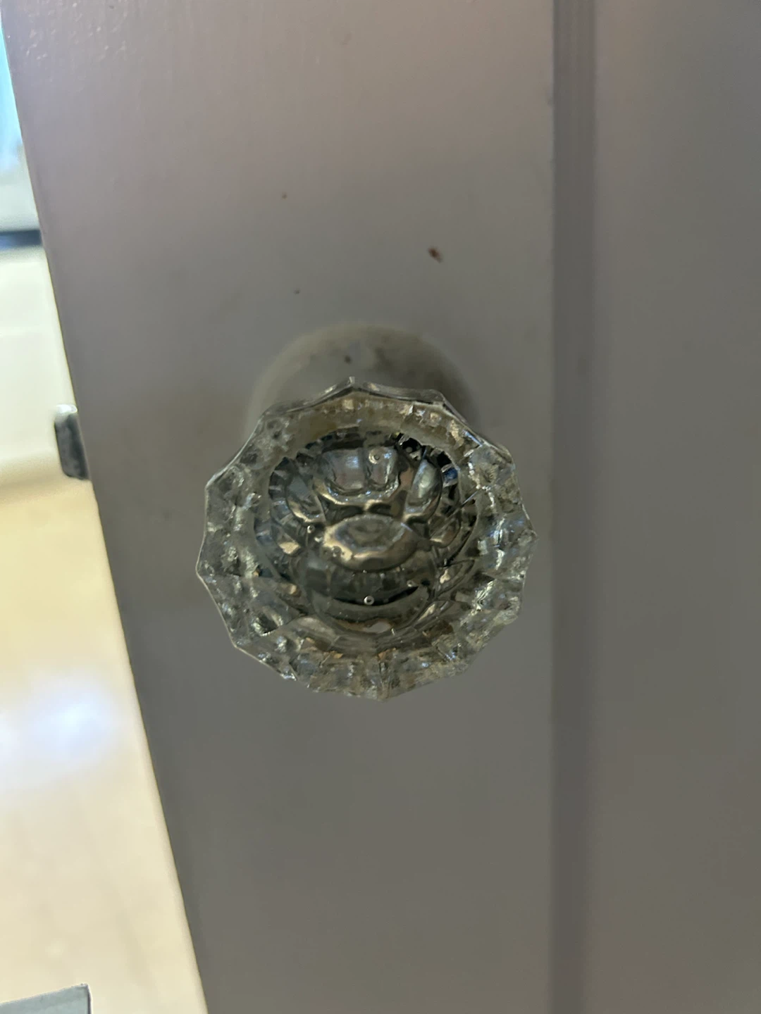 Vintage Glass Doorknob Set - photo 3