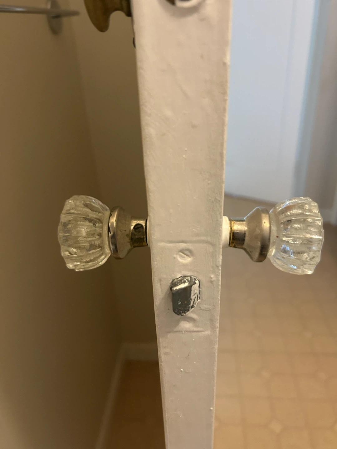 Vintage Glass Doorknob Set - photo 4