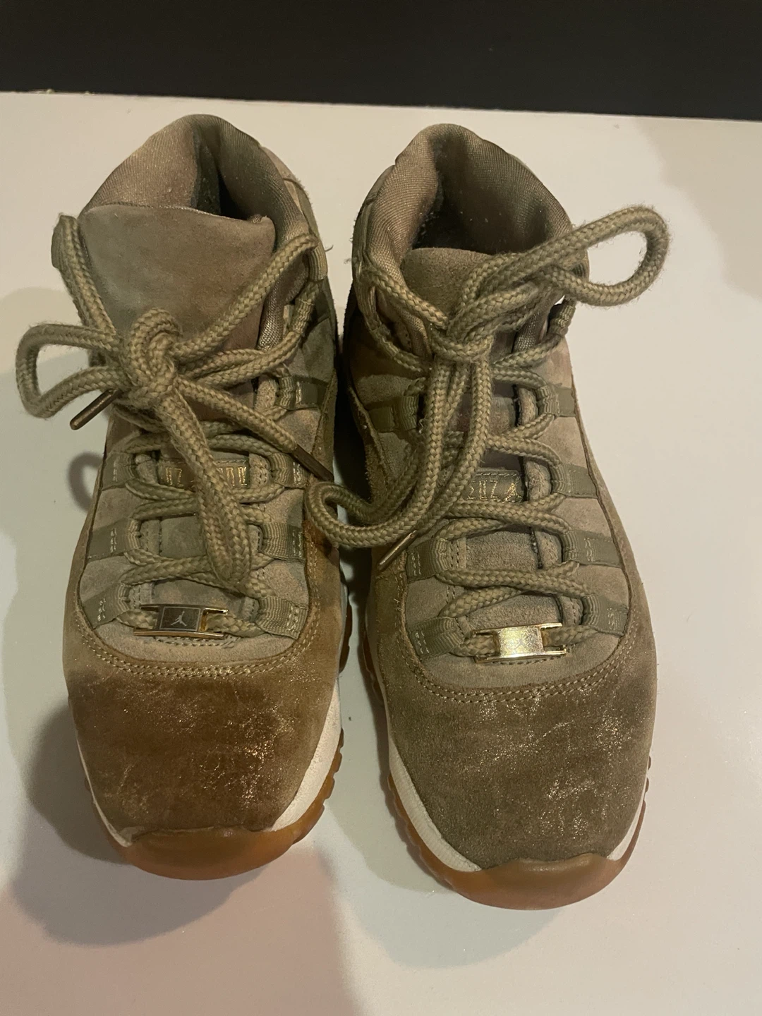 Wmns Air Jordan 11 Retro 'Olive Lux'