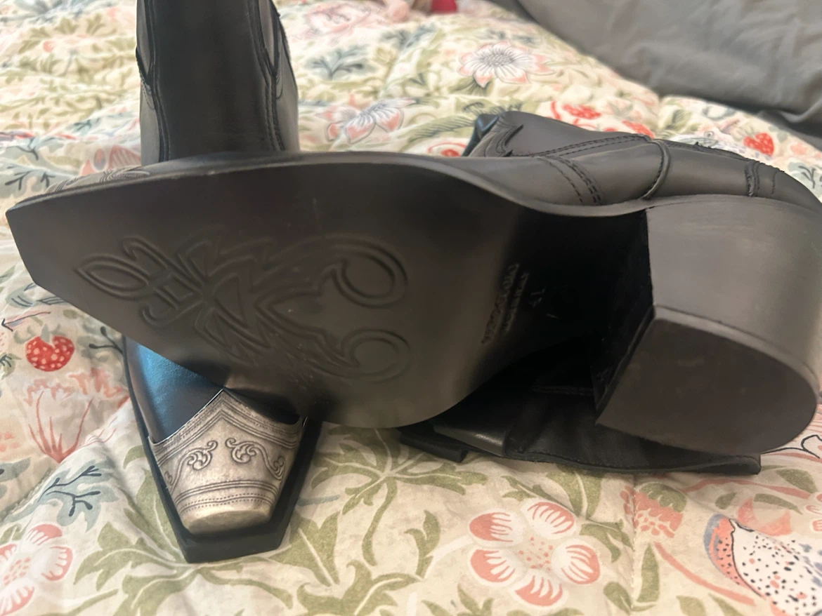 Black Leather Cowboy Boots with Silver Toe Cap Size 7 - photo 2