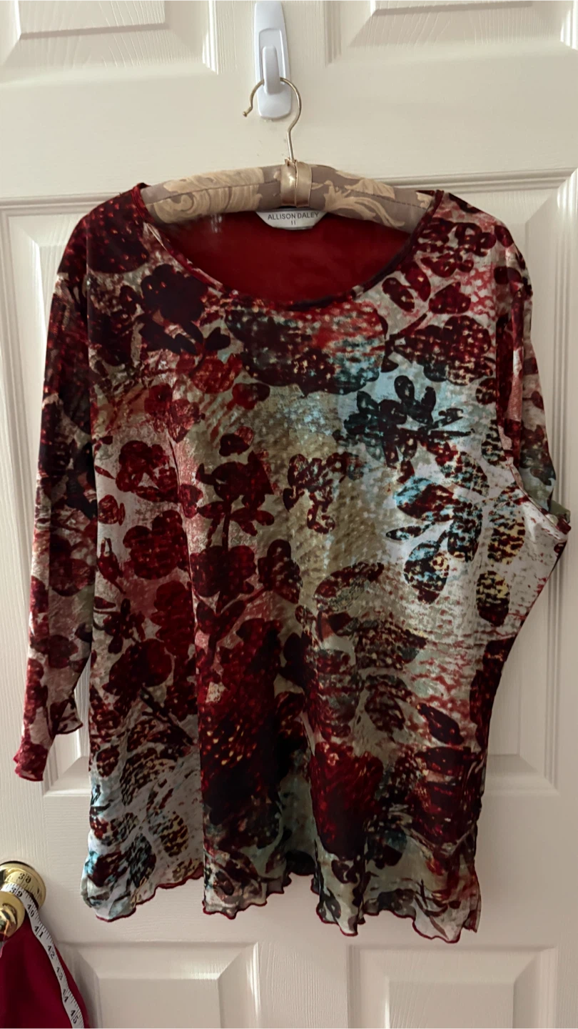 Allison Daley Women's Top Size 11