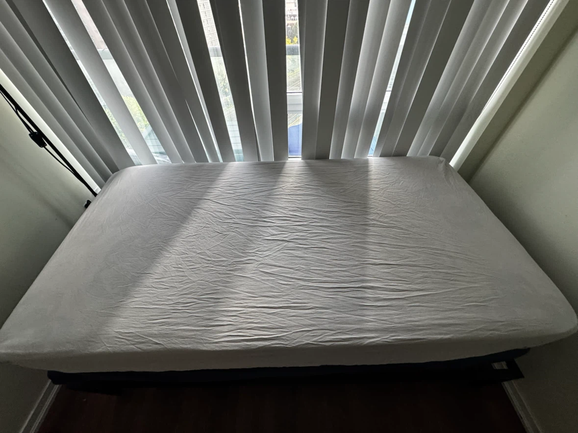 Selling Zinus twin mattress - photo 2