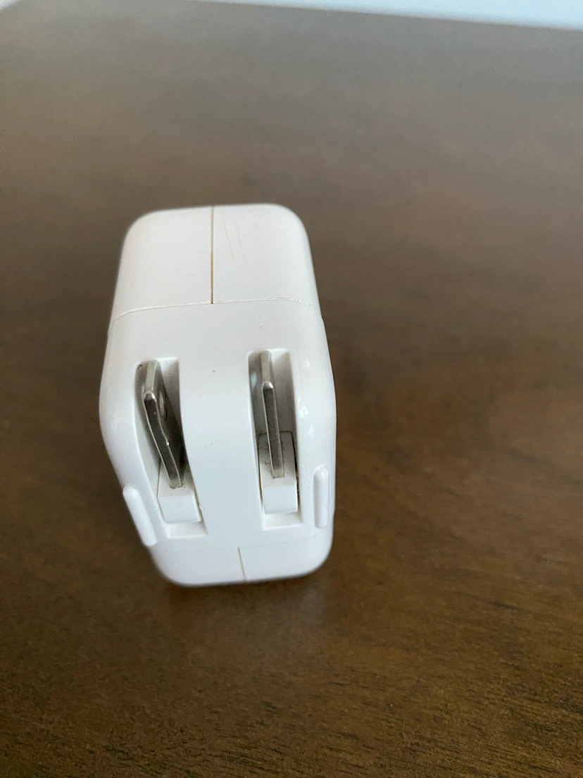 Apple 10W USB Power Adapter - photo 4