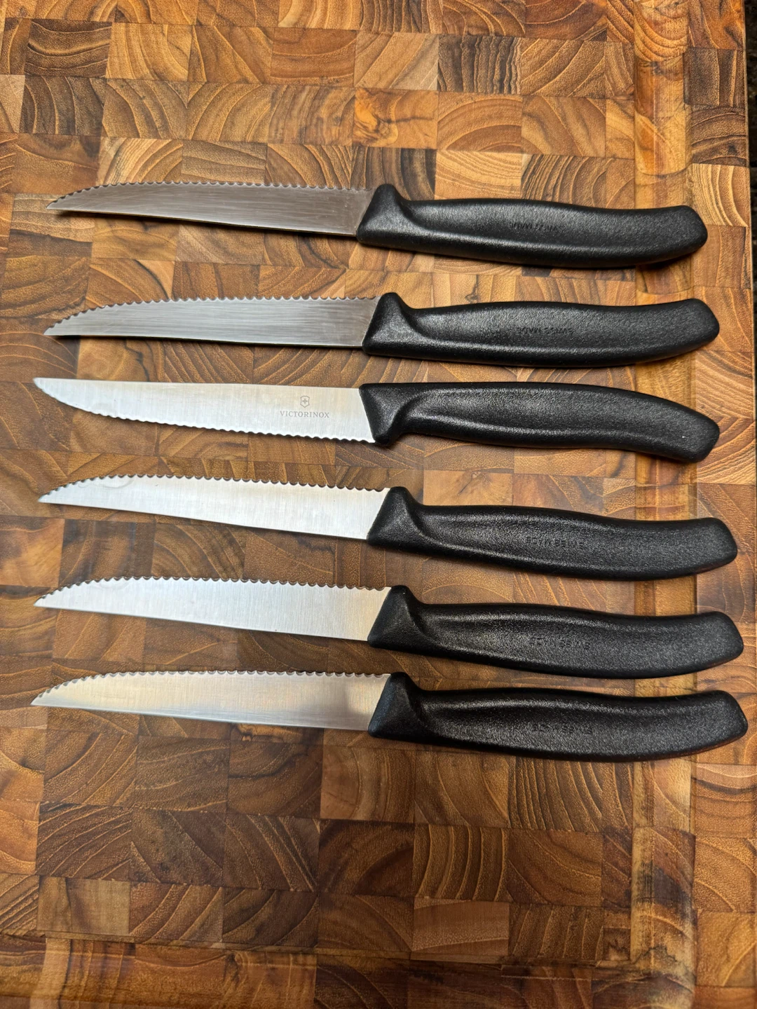 Set of 6 Victorinox steak knives