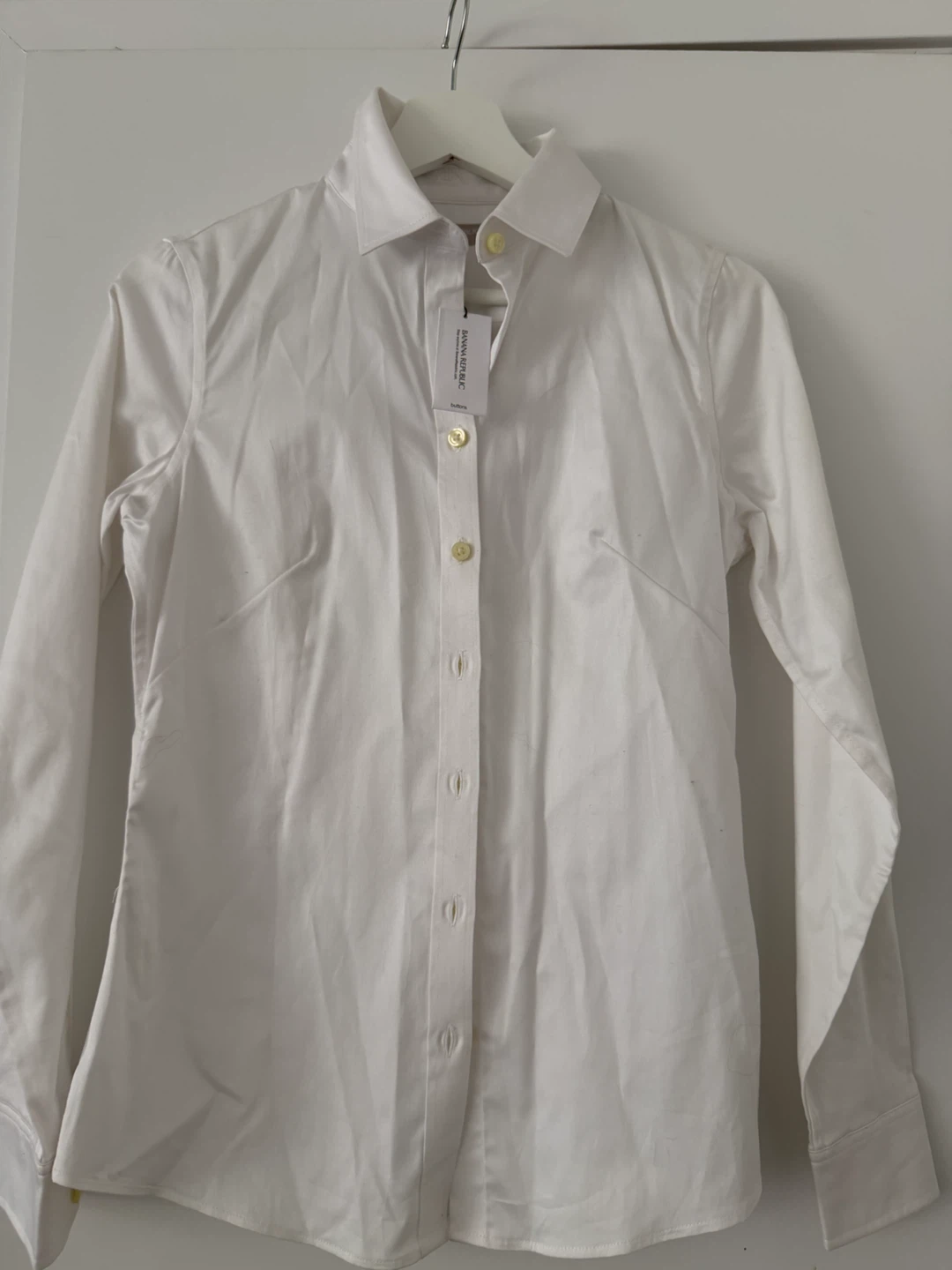 Banana Republic White Button-Up Shirt