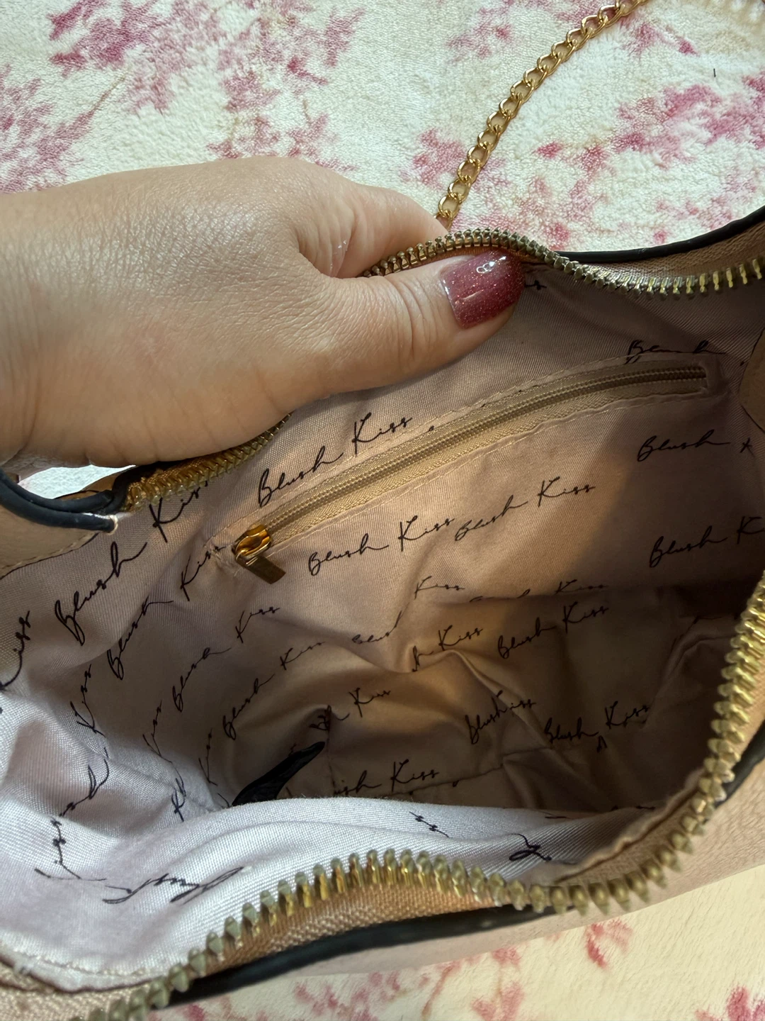 Blush Kiss Shoulder Bag - photo 3