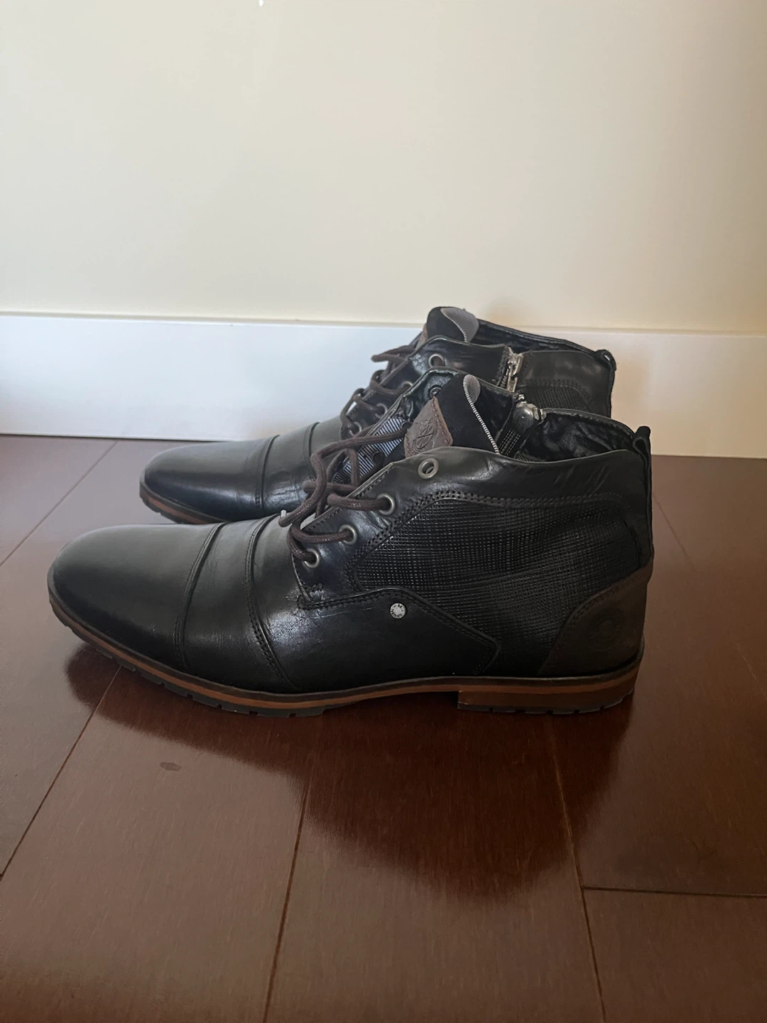 Black Leather Chukka Boots with Side Zipper - photo 2