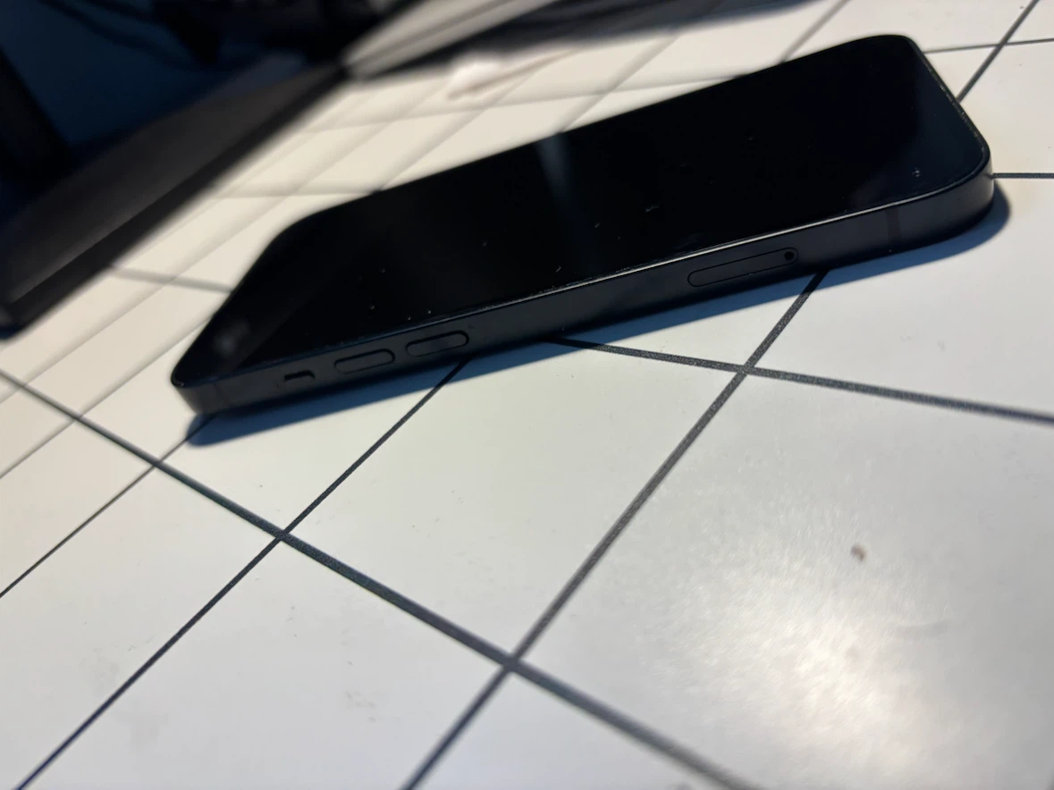 iPhone 13 - Black - photo 2