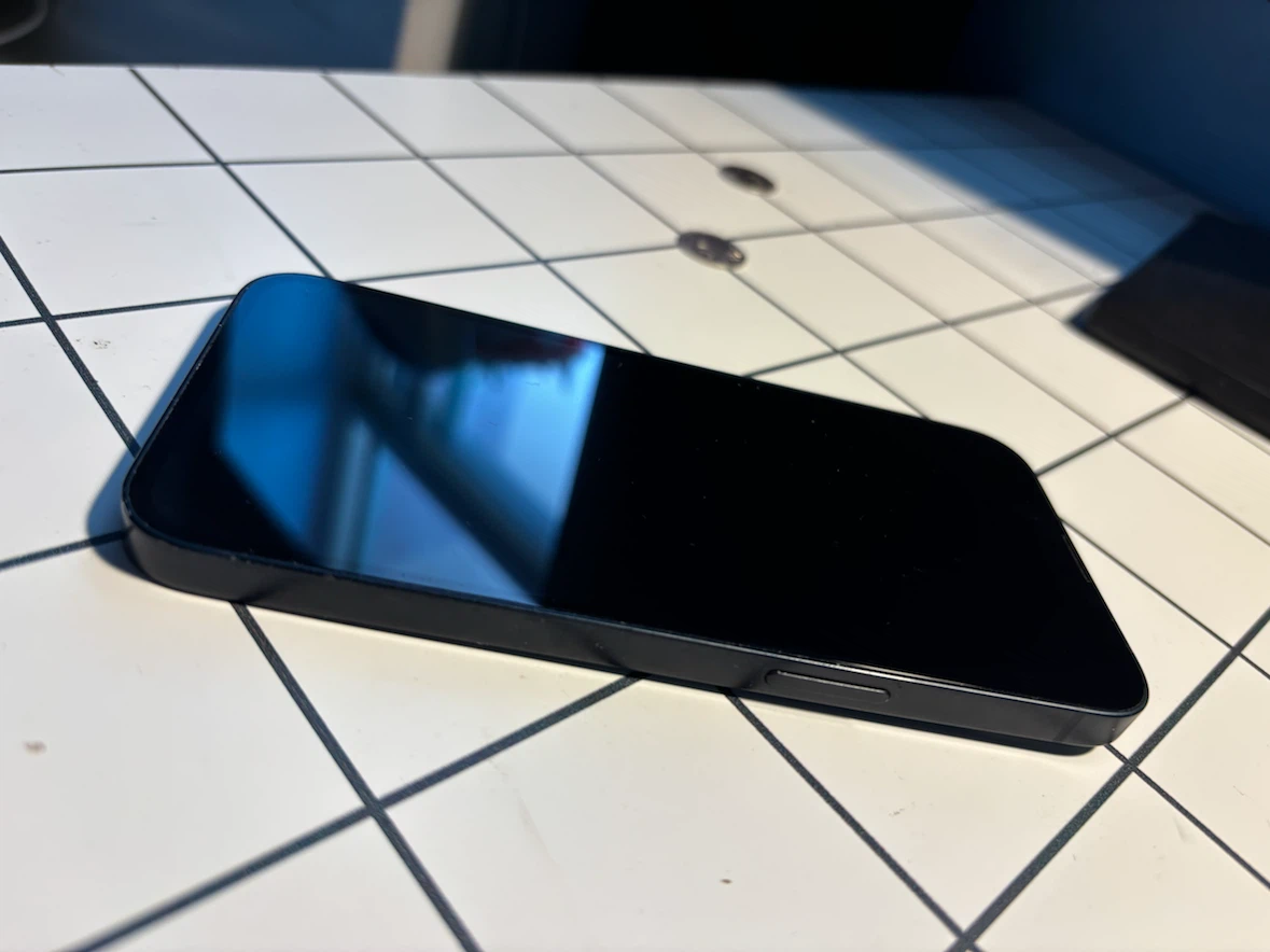 iPhone 13 - Black - photo 4