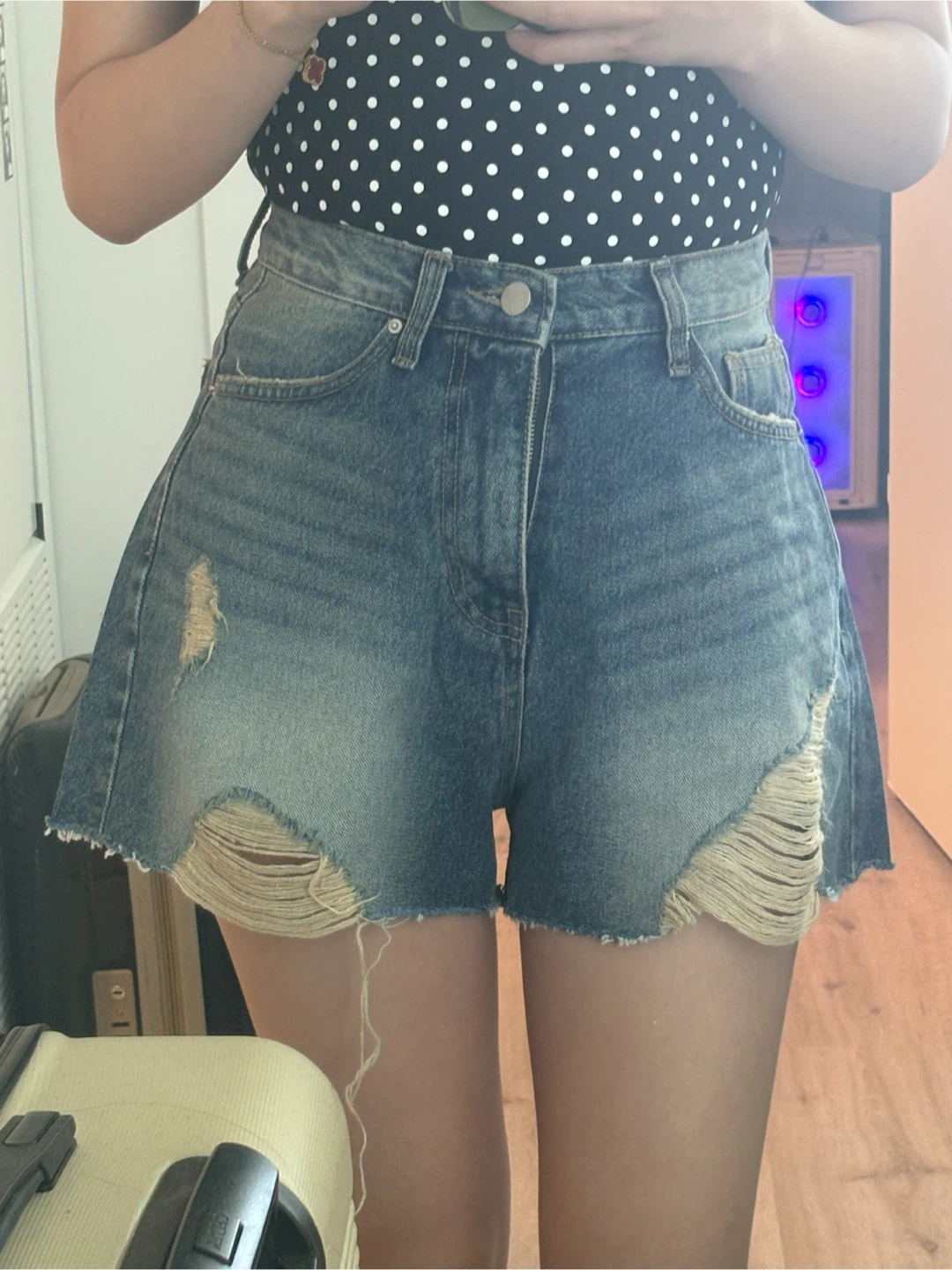 Lewkin Distressed High-Waist Denim Shorts - photo 2