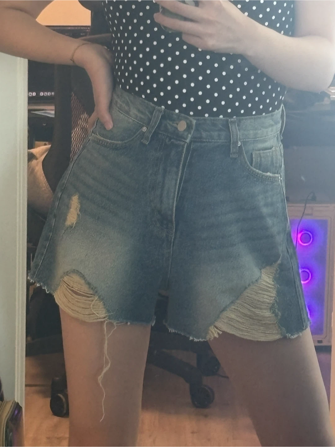 Lewkin Distressed High-Waist Denim Shorts - photo 3