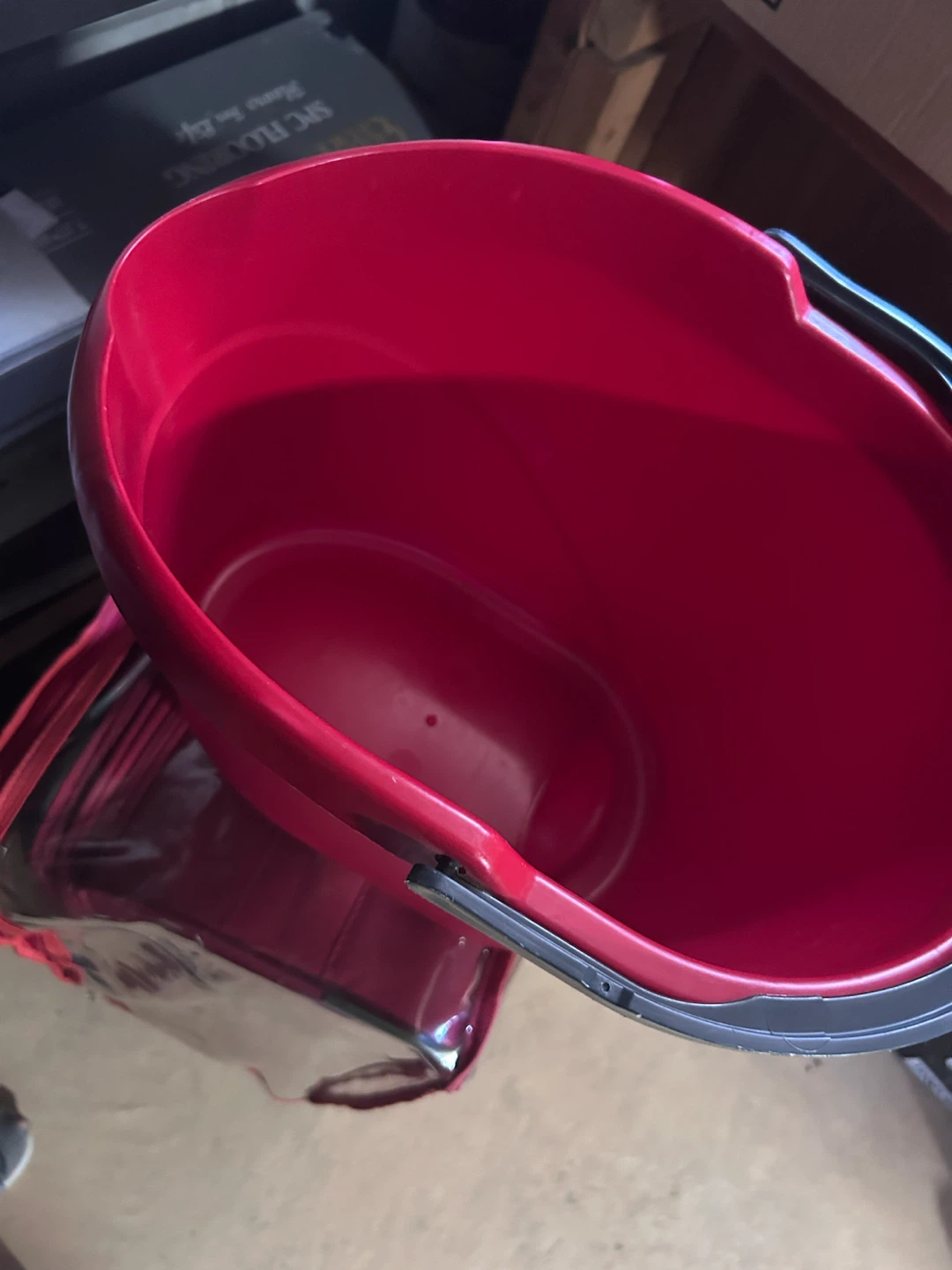 Mop Bucket, Broom , Dusting pan, Small bin for Trash - photo 2