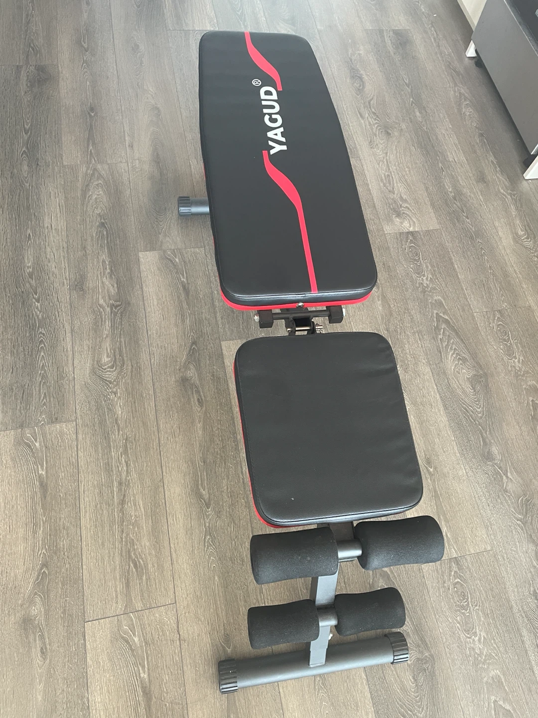 🏡 Moving Out Sale – Adjustable Weight Bench 💪