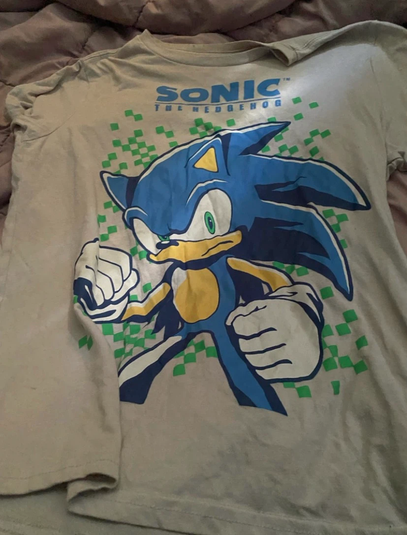 Sonic the hedgehog t shirt
