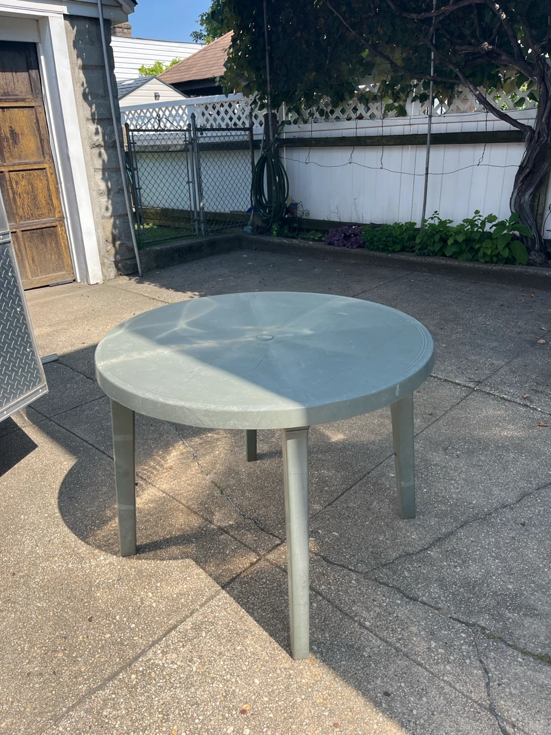 38” Round Plastic Outdoor Table