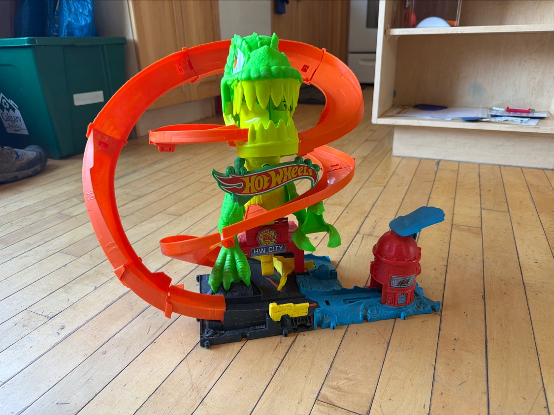 Hot Wheels T-Rex Attack play set - photo 2