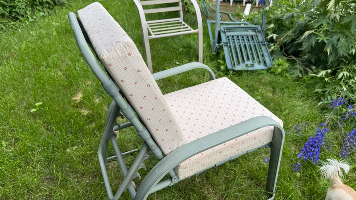 Outdoor Patio Chair with Floral Cushions - photo 2