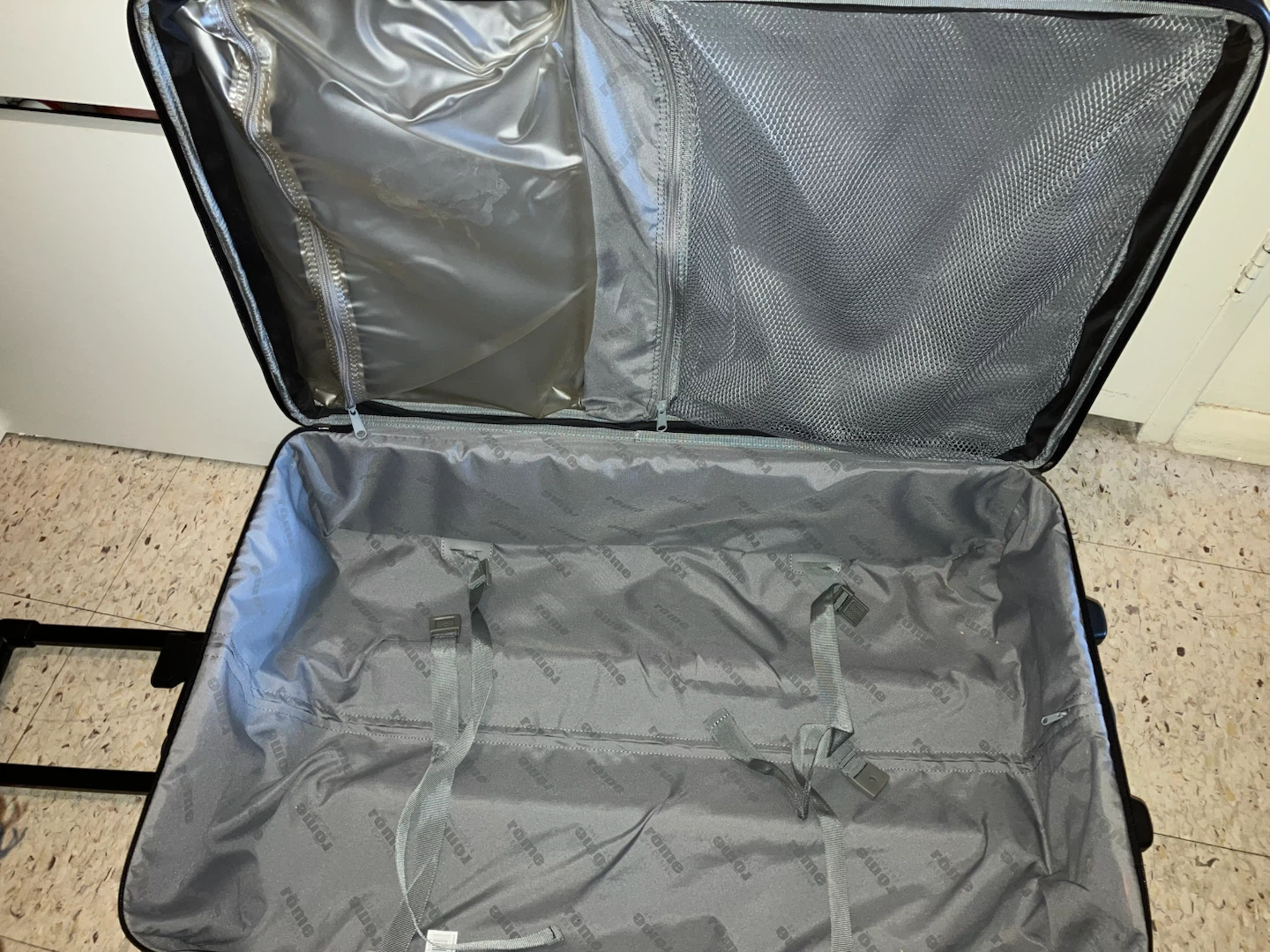 Rome Executive Rolling Suitcase-29”x18”x9” (Extendable) - photo 5