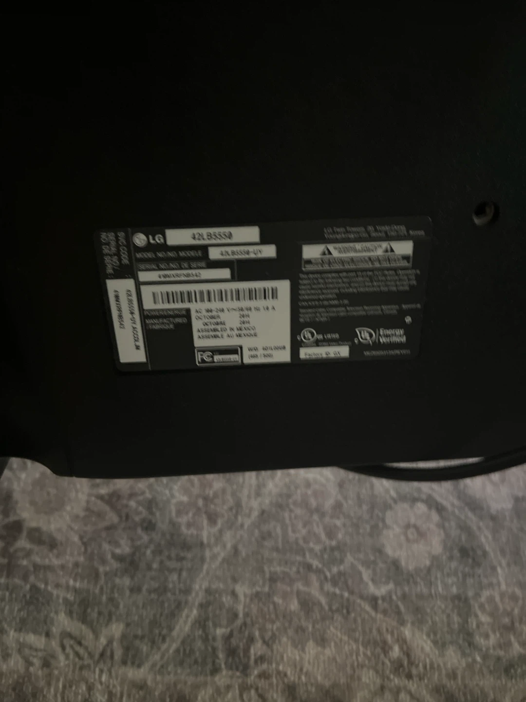 LG 42" TV - photo 2