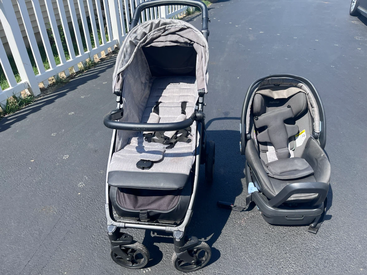 Peg Perego stroller and infant car seat travel system - photo 2