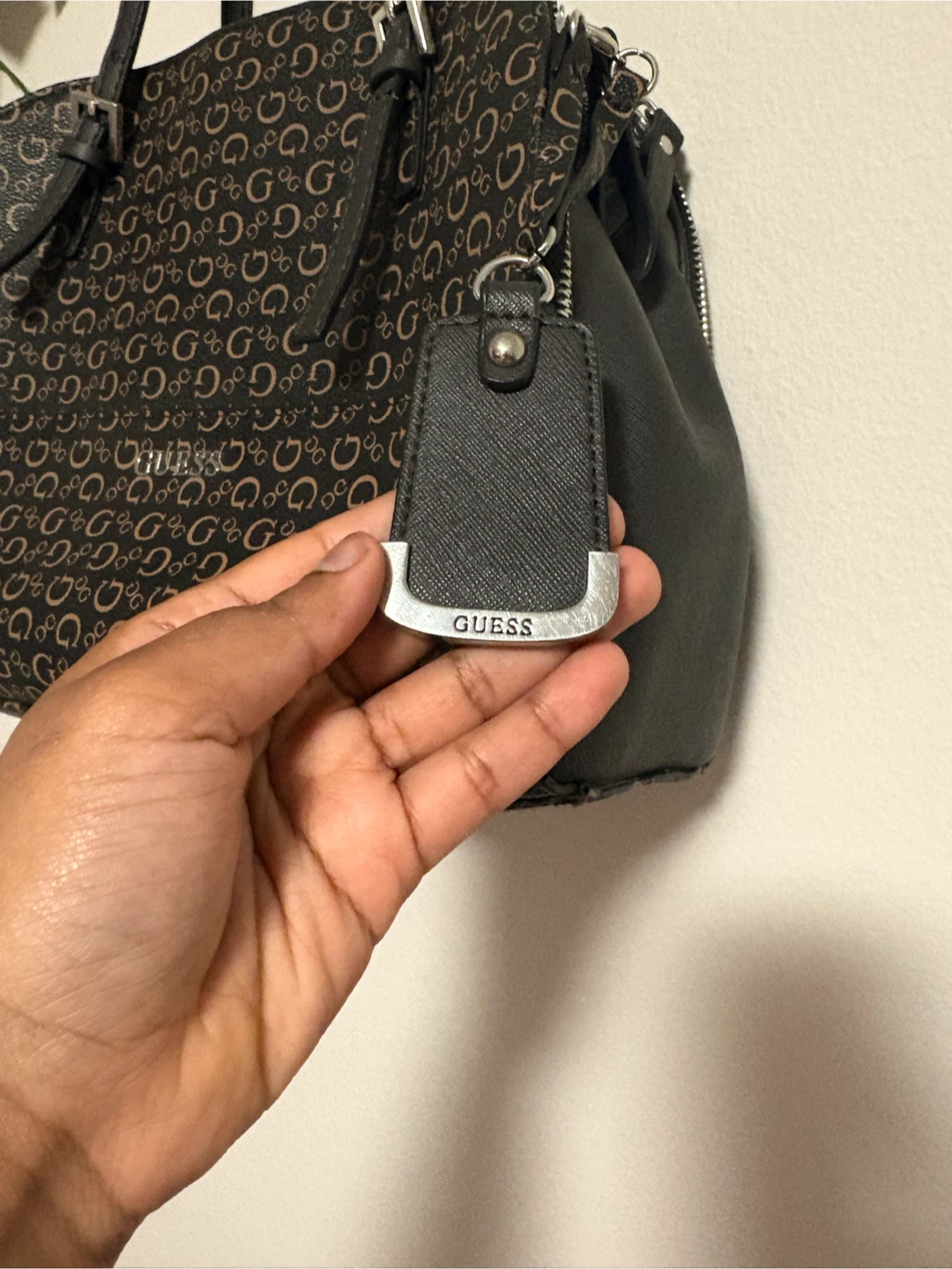 Guess Monogram Satchel Bag - photo 3