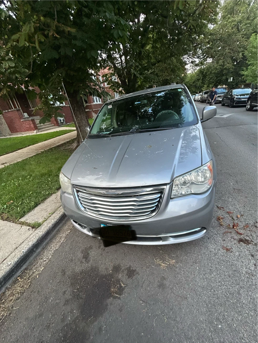 Chrysler Town & Country Minivan - photo 4