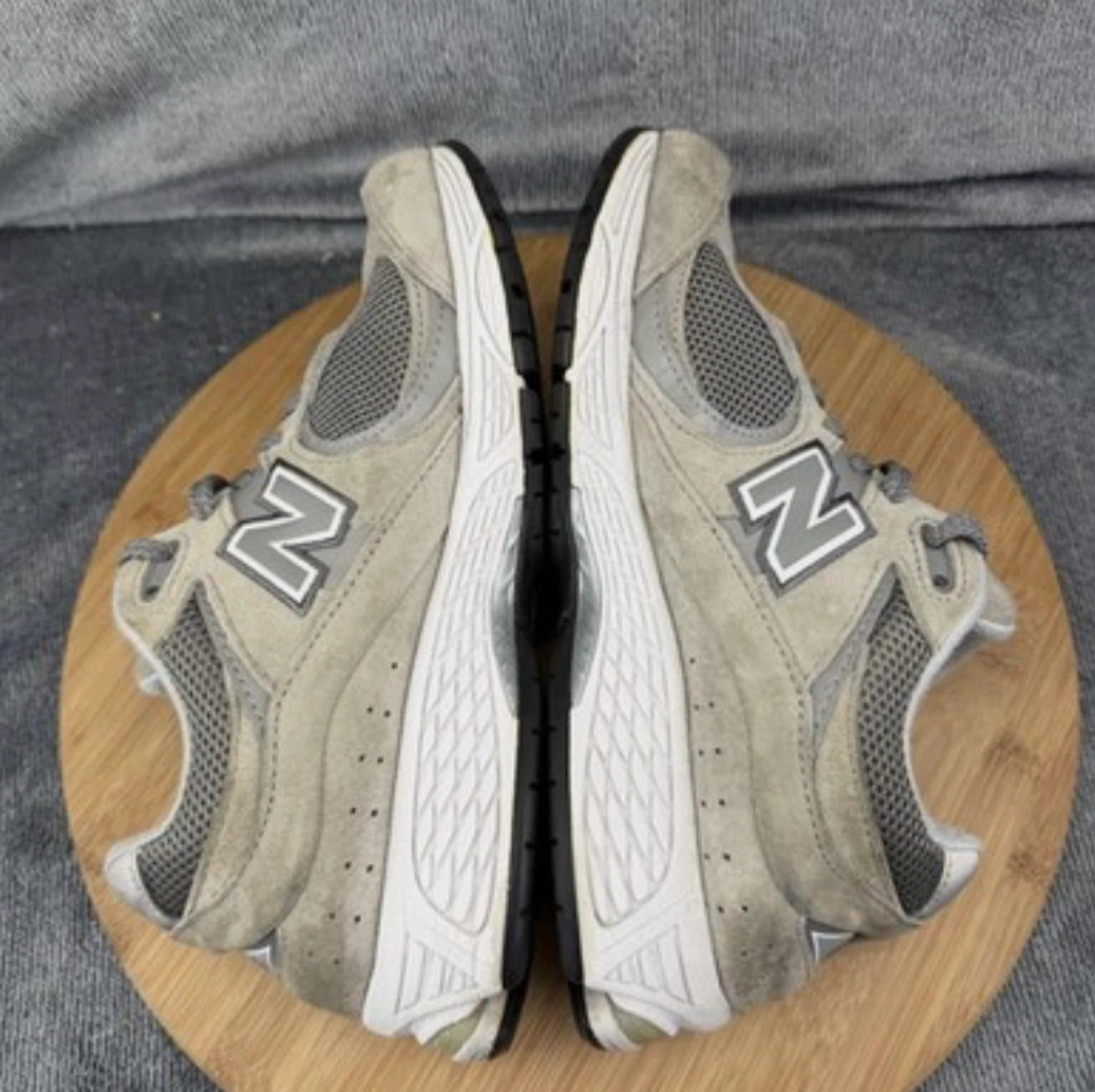 New Balance 2002R Grey Running Shoes - photo 2
