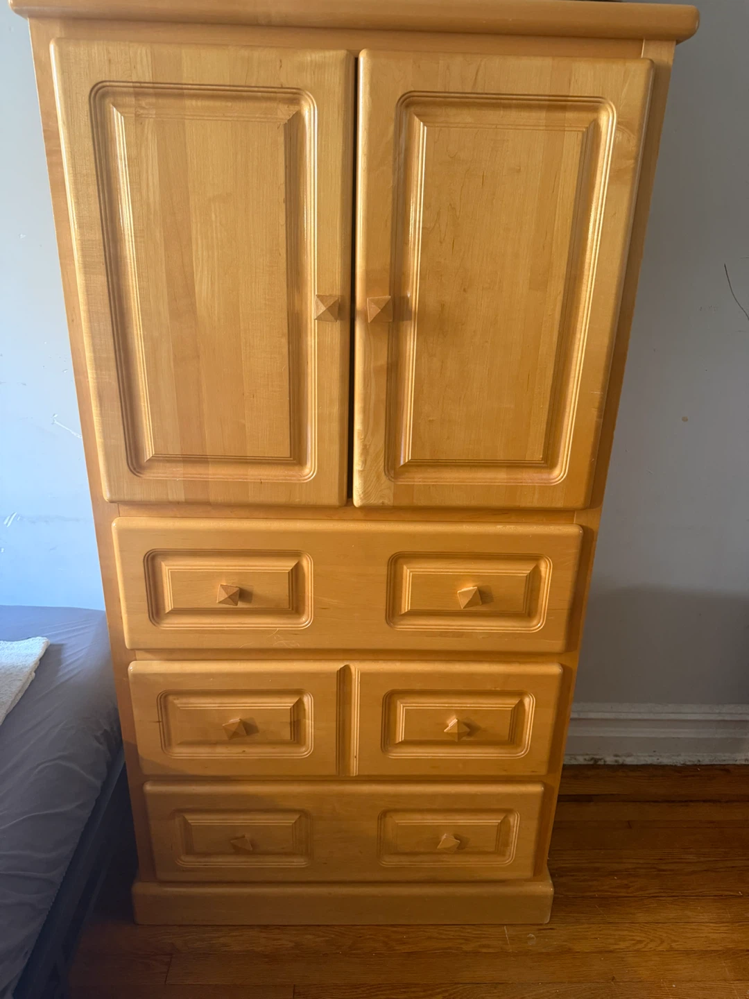 Light Wood Wardrobe with Drawers - photo 2