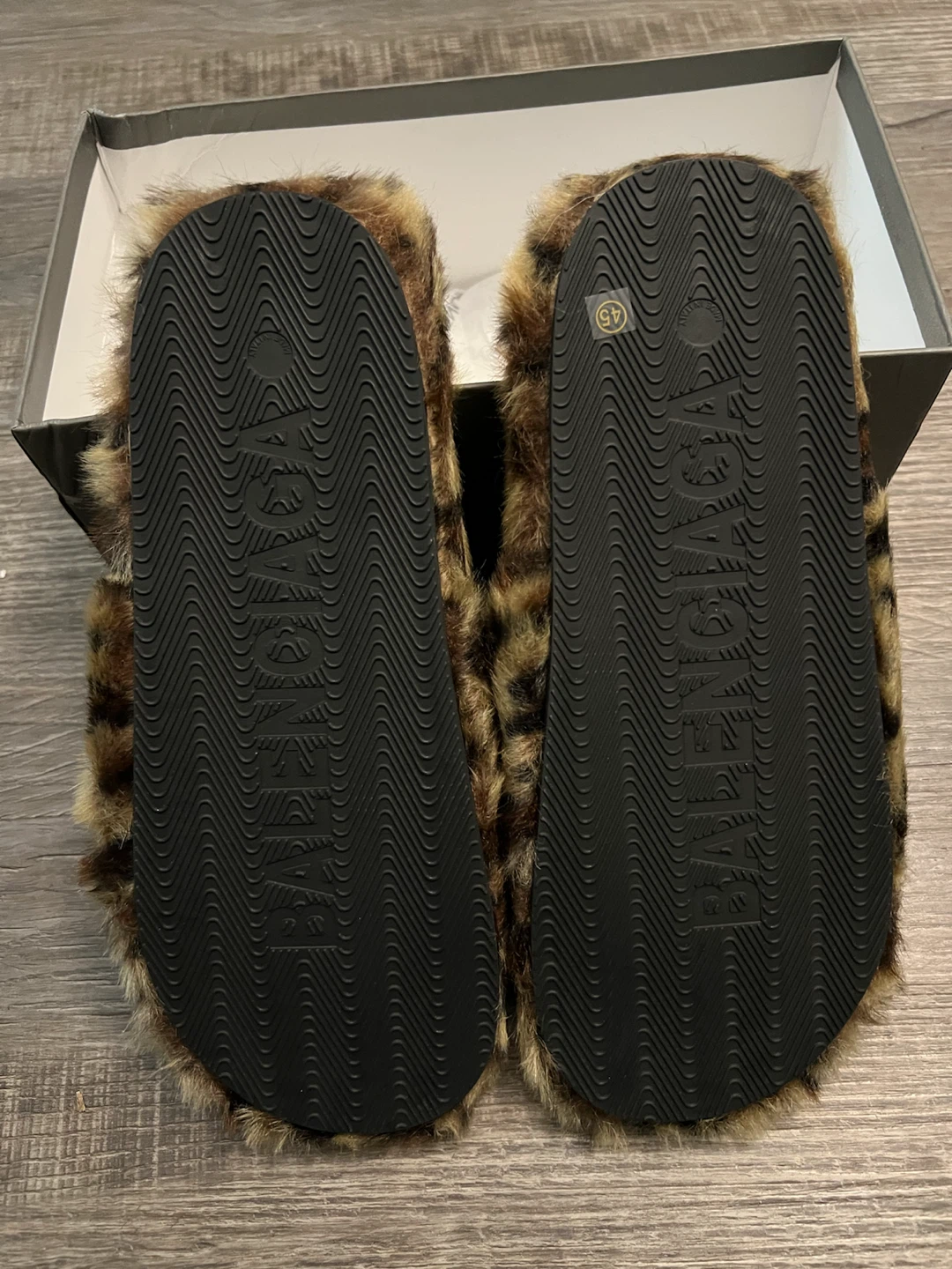 Balenciaga Leopard Print Furry Slides - photo 4