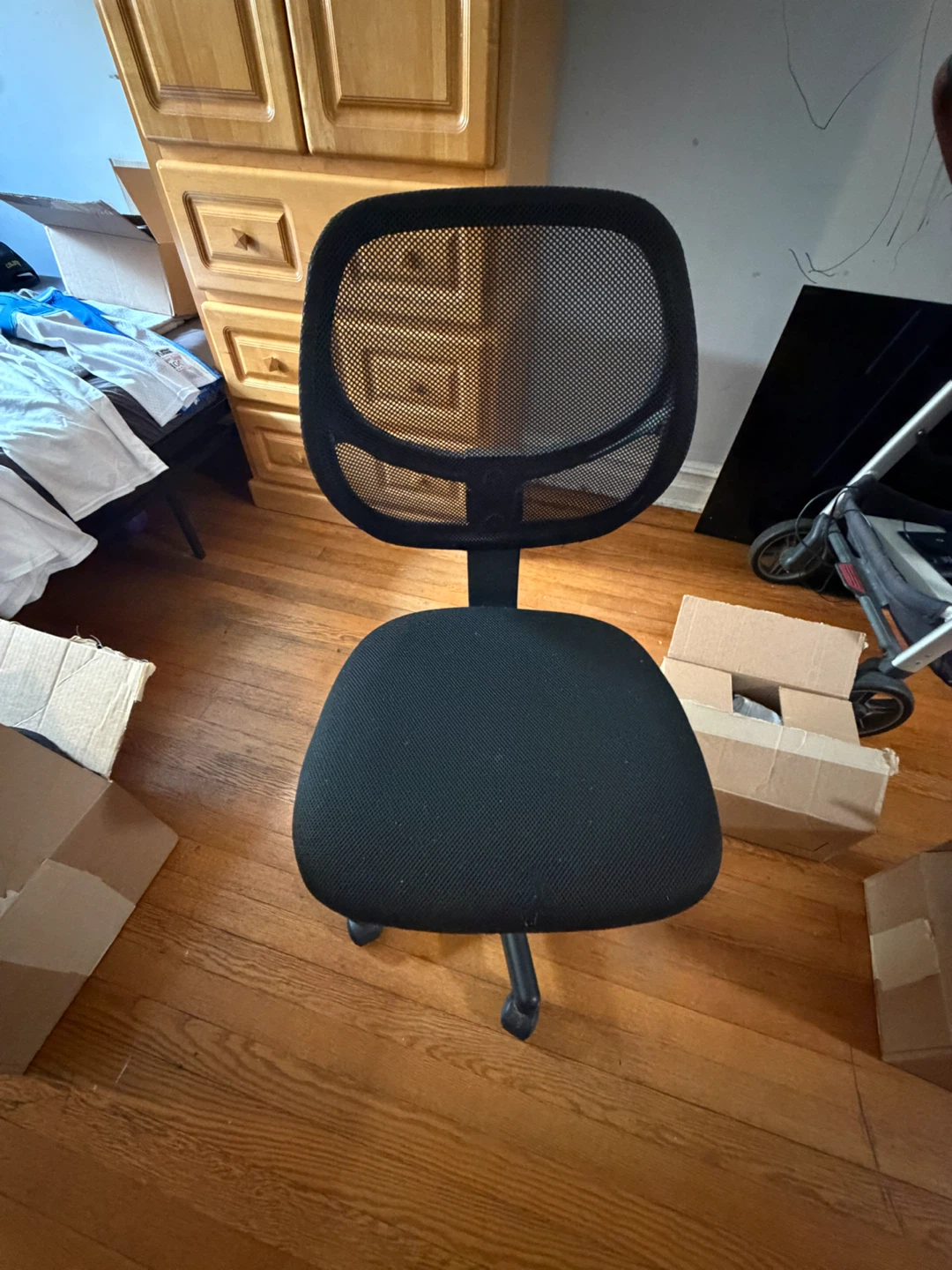 Black Mesh Office Chair - photo 2
