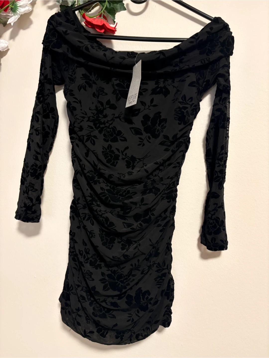Refuge Black Floral Mesh Ruched Dress - photo 4