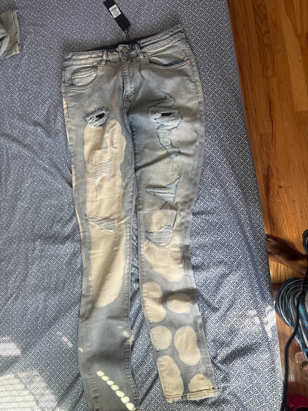 Men's Distressed Light Wash Jeans