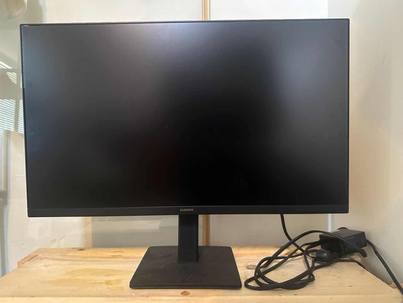 Samsung 27" Monitor (Model: LS27A700N)
