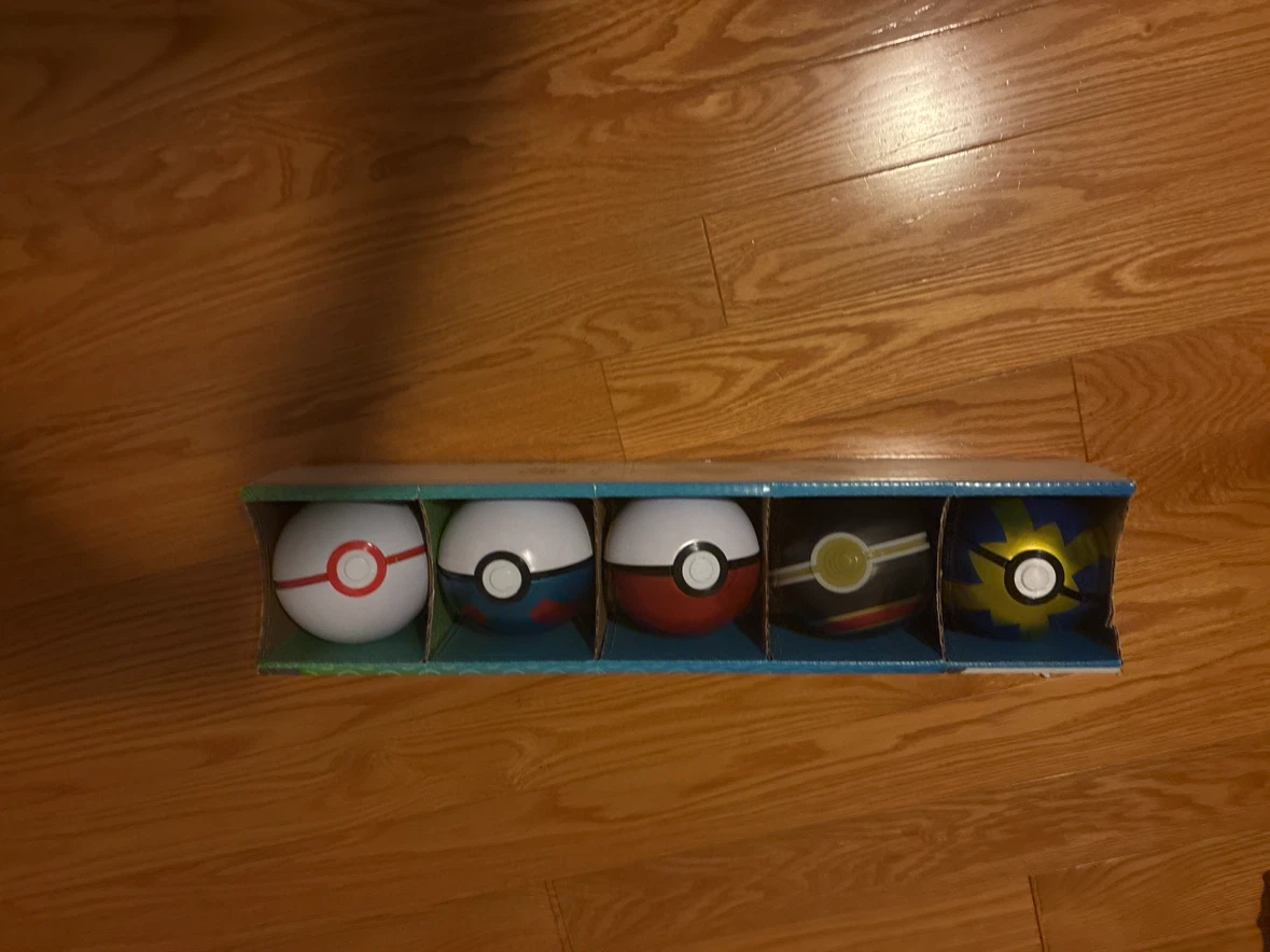 Pokemon Poke Ball Set with Coins