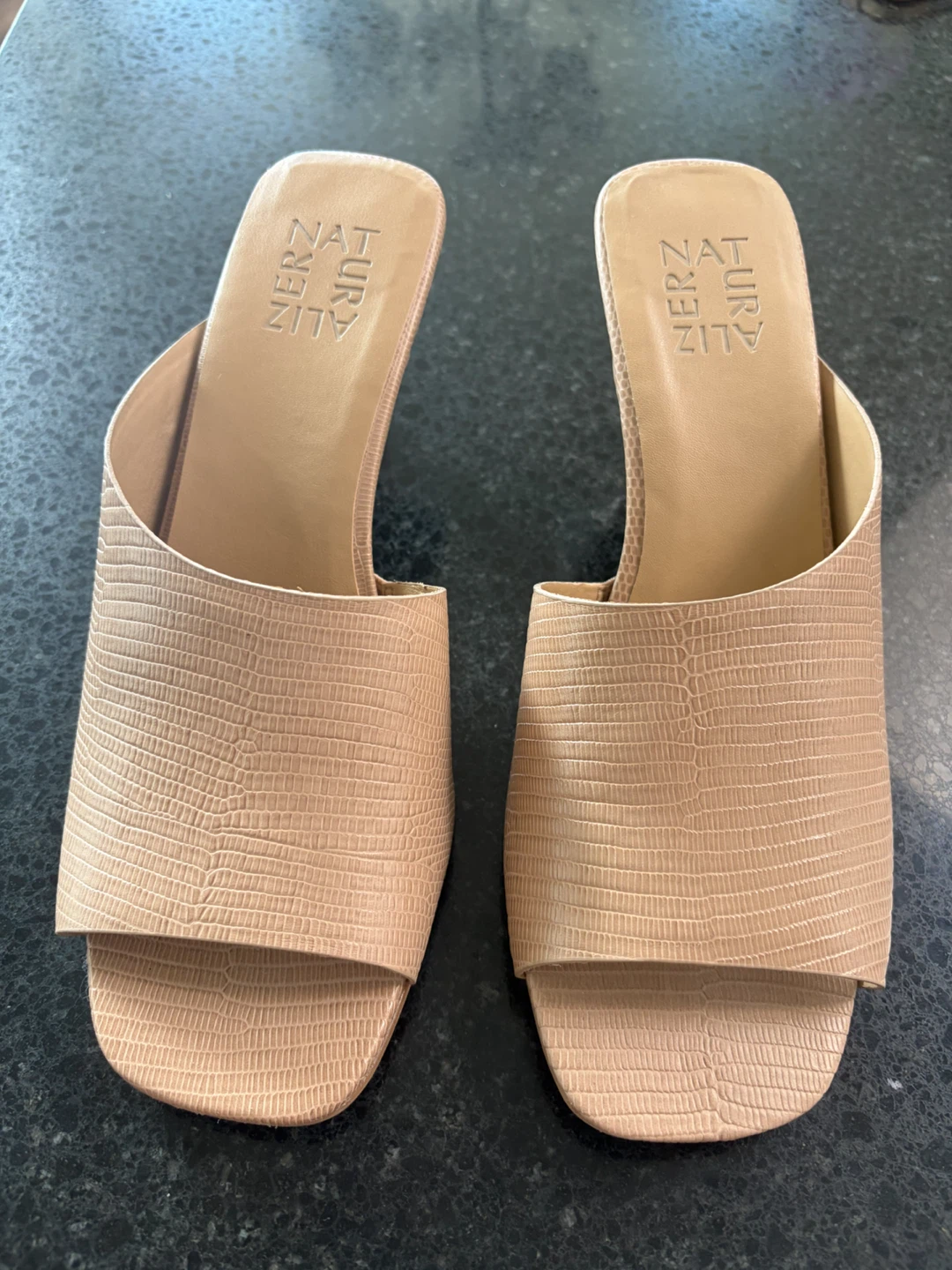 Ladies shoes